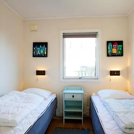 6 Person In Lokken-by Traum *