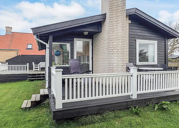 6 Person In Lokken-by Traum